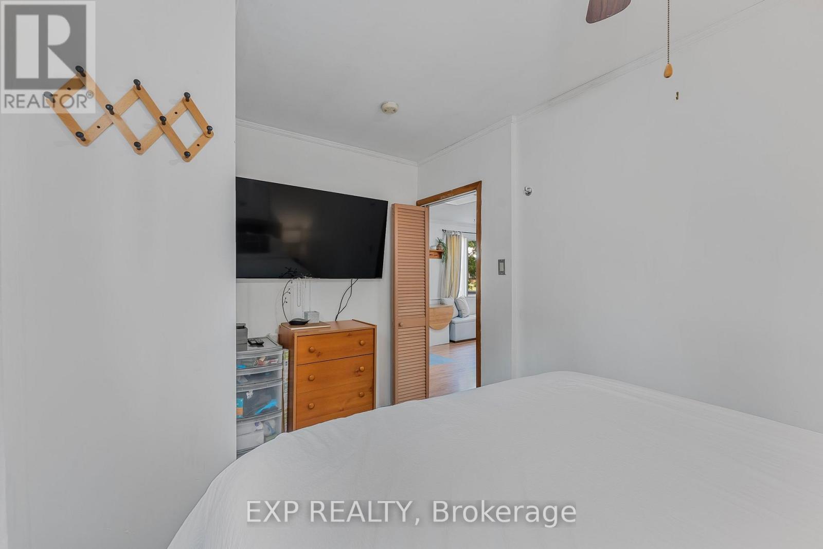 Photo 16 of 43 68th Street N, Wasaga Beach ON