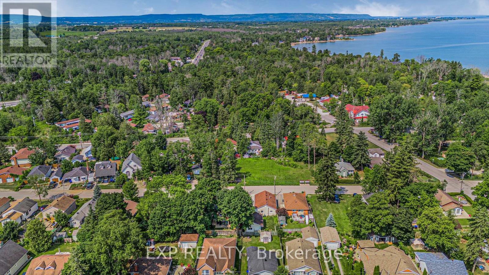 Photo 41 of 43 68th Street N, Wasaga Beach ON
