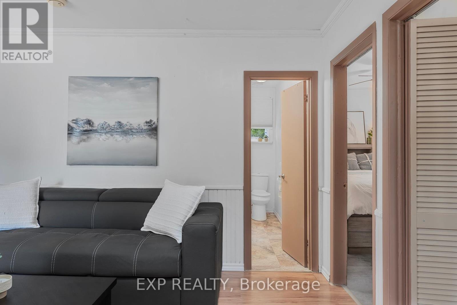 Photo 7 of 43 68th Street N, Wasaga Beach ON