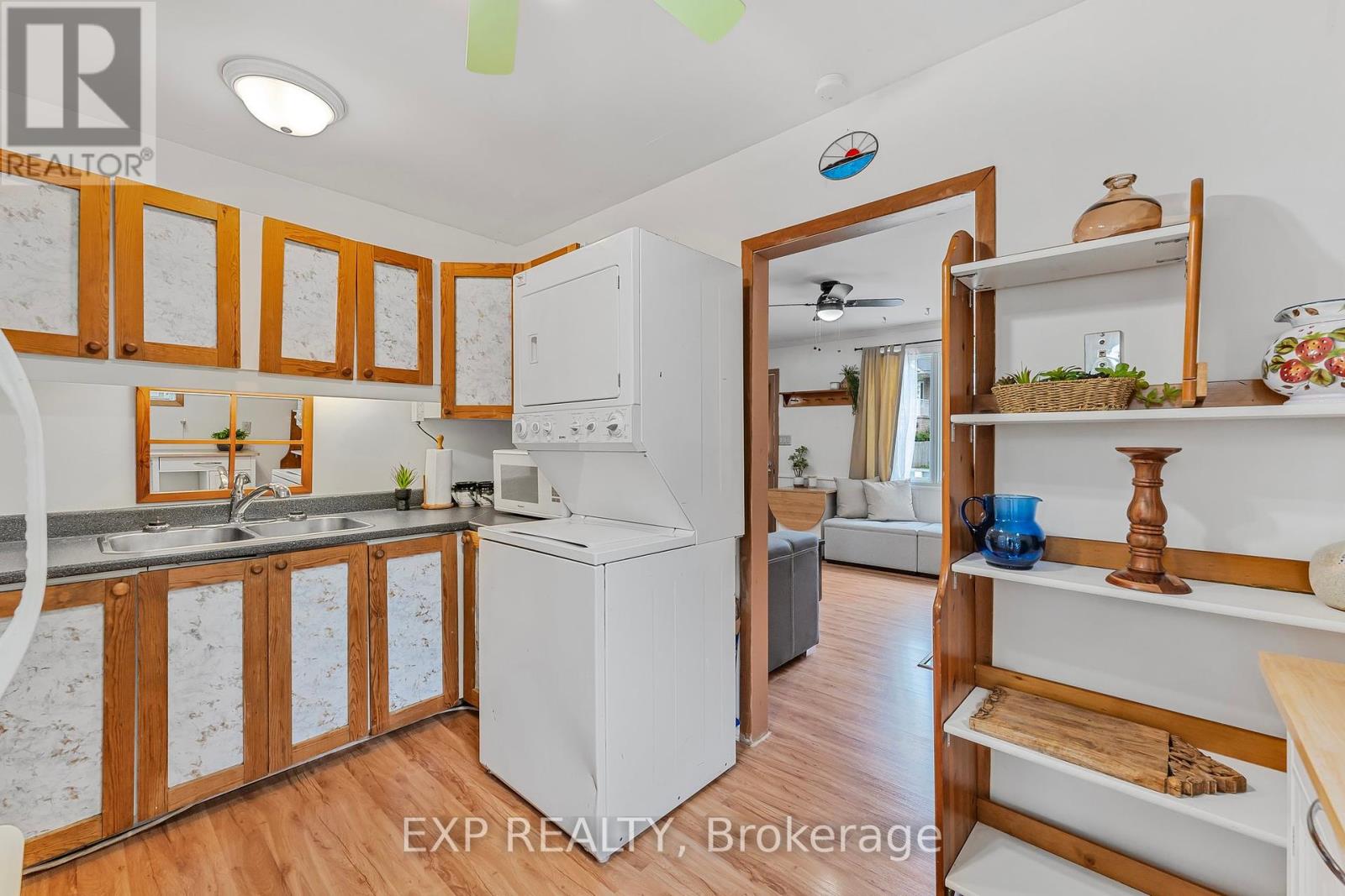 Photo 9 of 43 68th Street N, Wasaga Beach ON