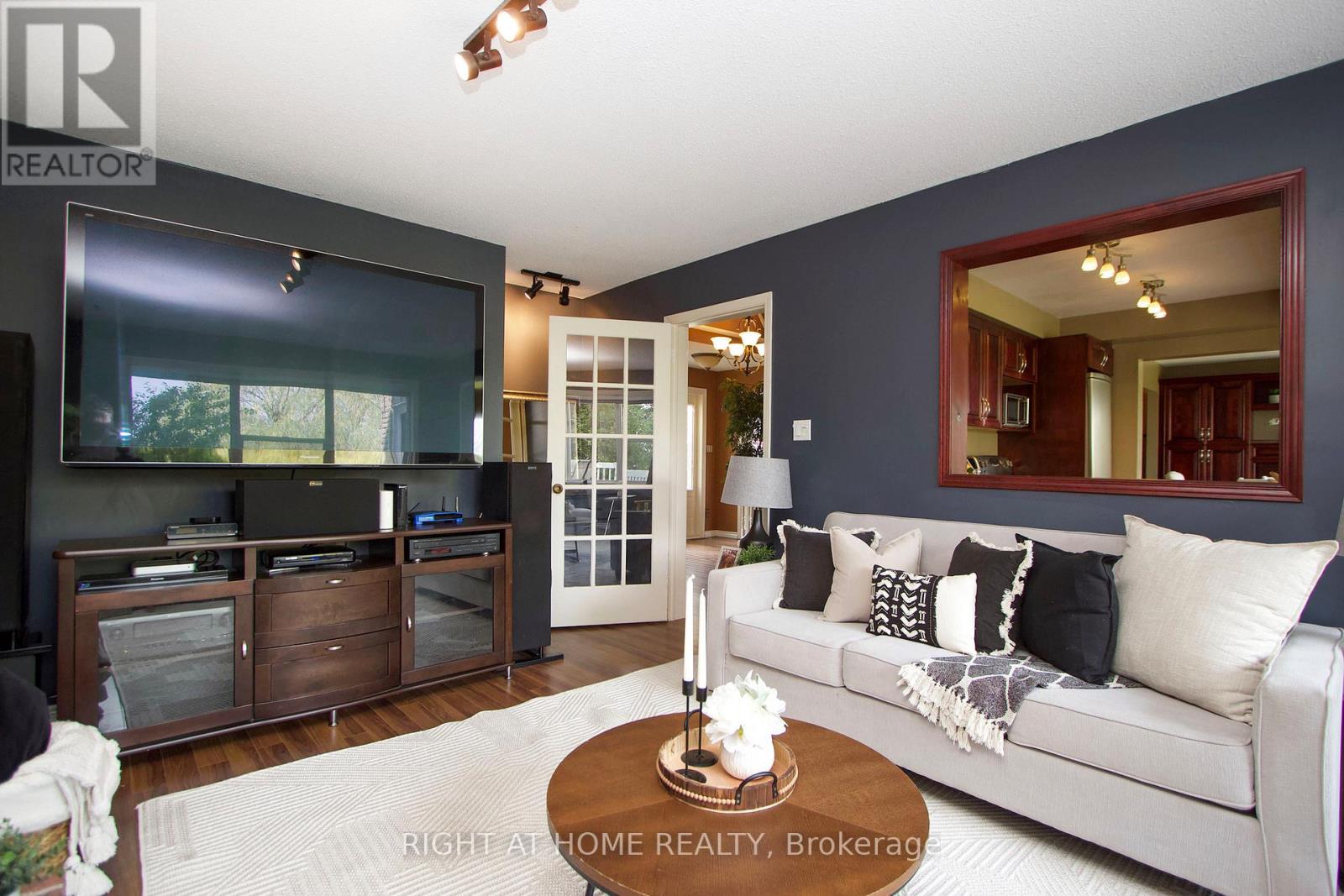 Photo 22 of 102 Hialeah Crescent, Whitby ON