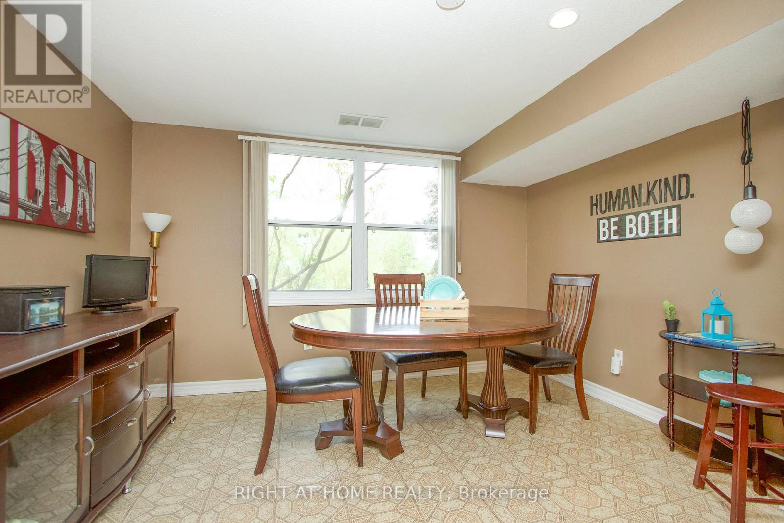 Photo 42 of 102 Hialeah Crescent, Whitby ON