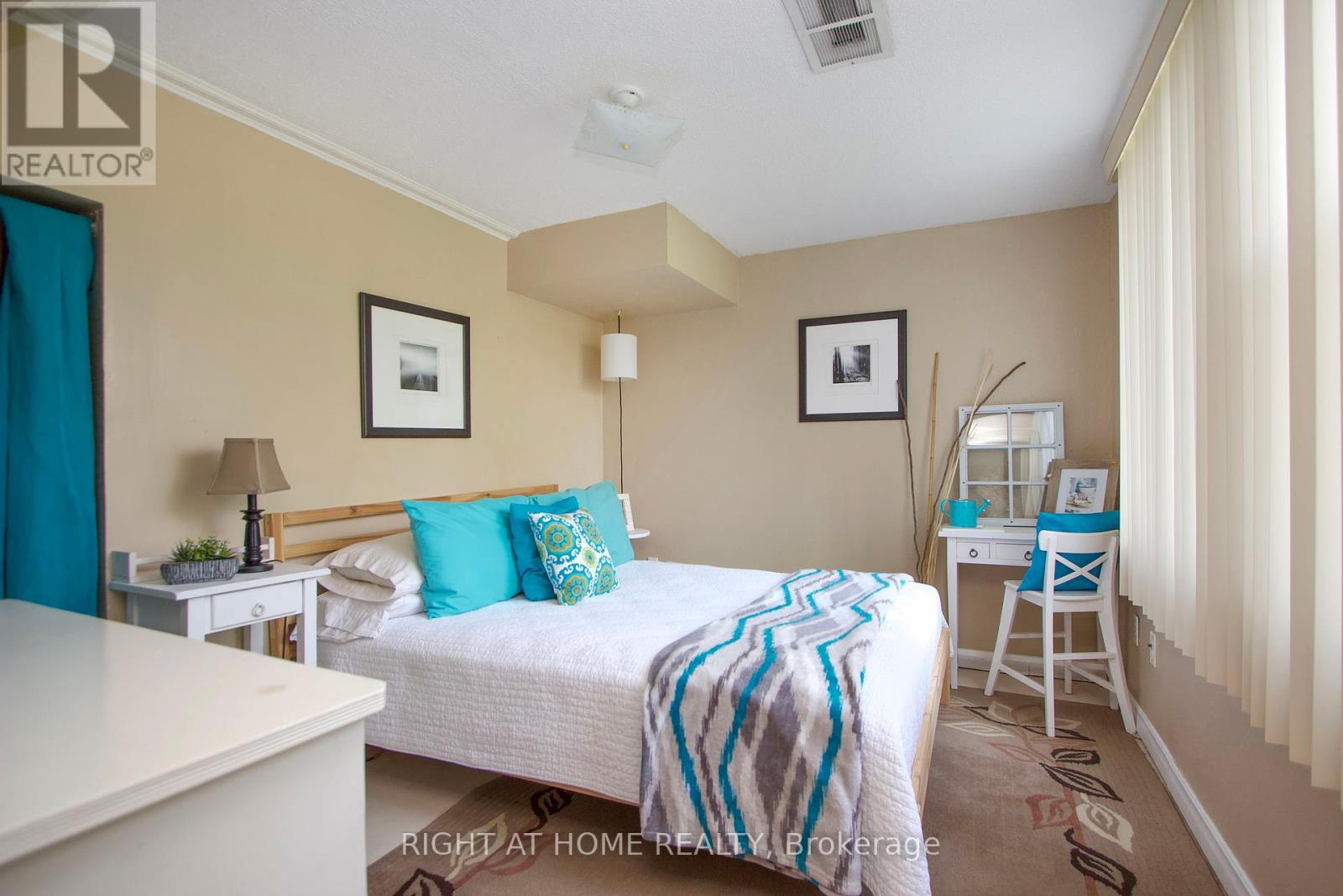 Photo 43 of 102 Hialeah Crescent, Whitby ON