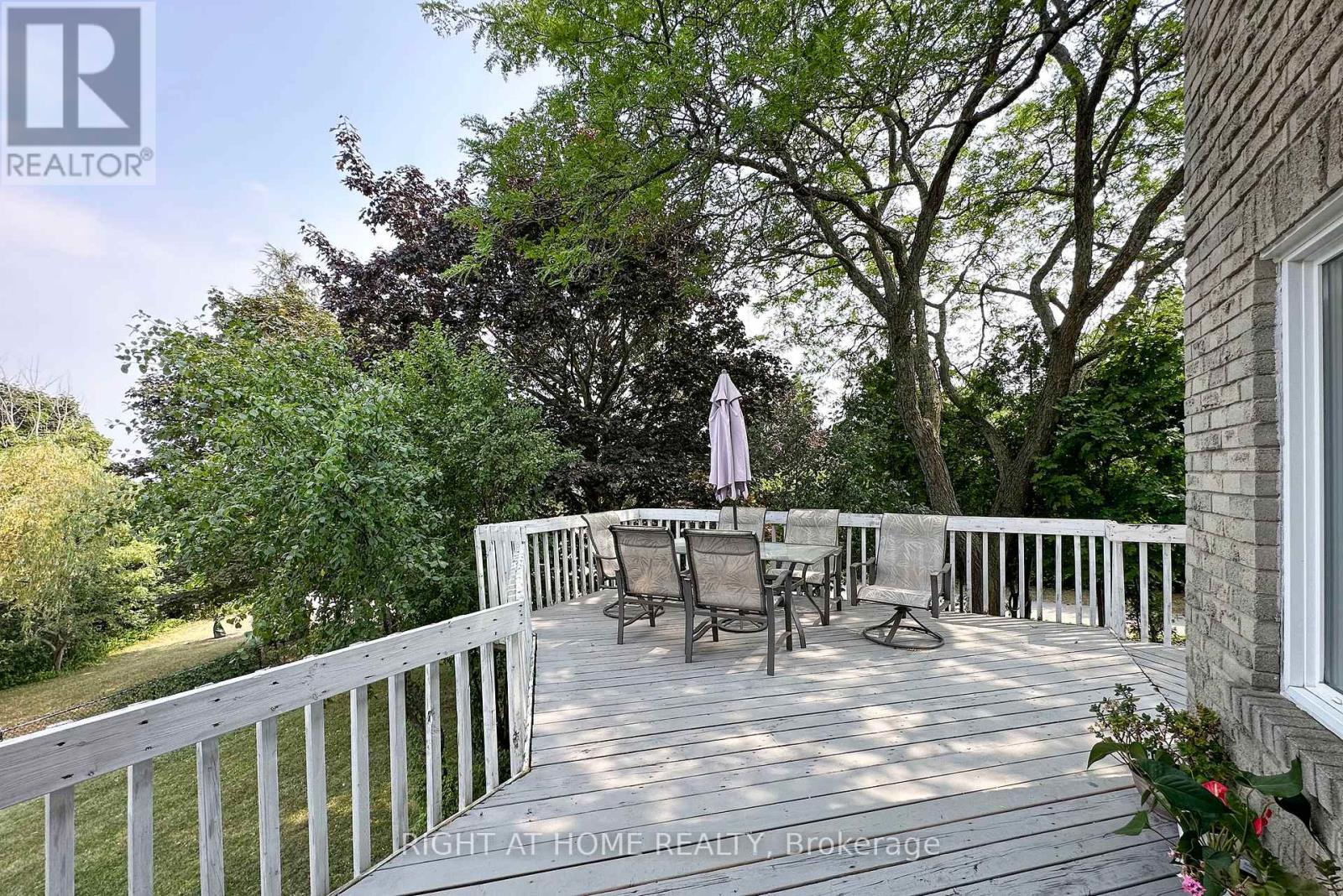Photo 46 of 102 Hialeah Crescent, Whitby ON