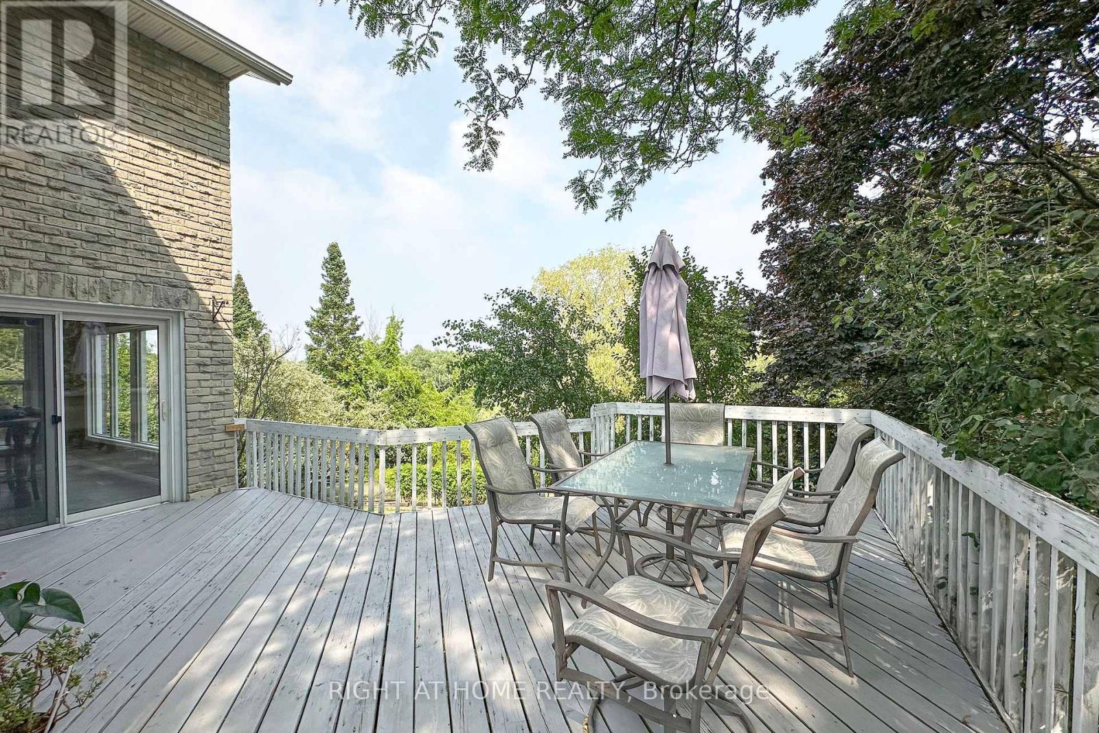 Photo 47 of 102 Hialeah Crescent, Whitby ON