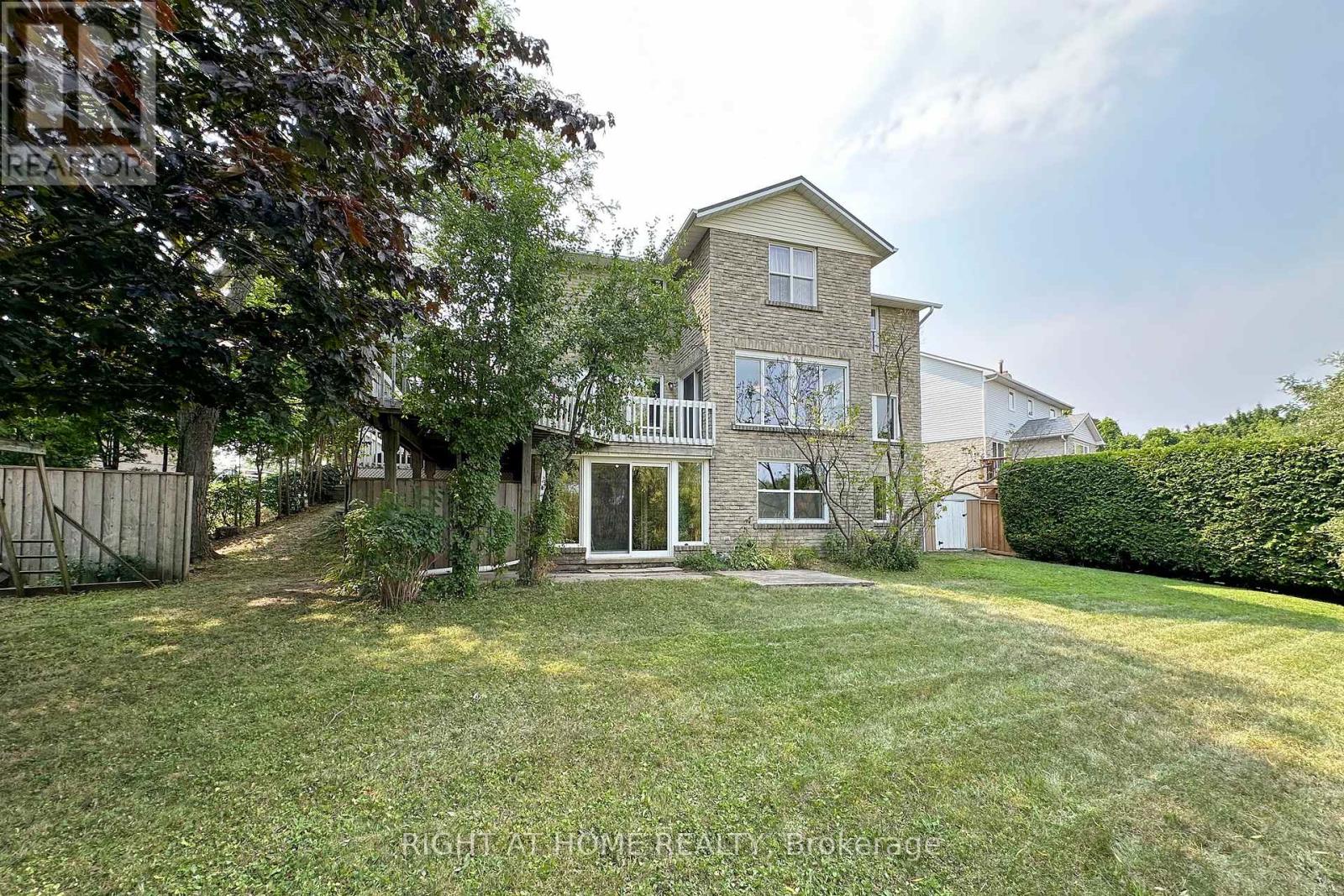 Photo 49 of 102 Hialeah Crescent, Whitby ON