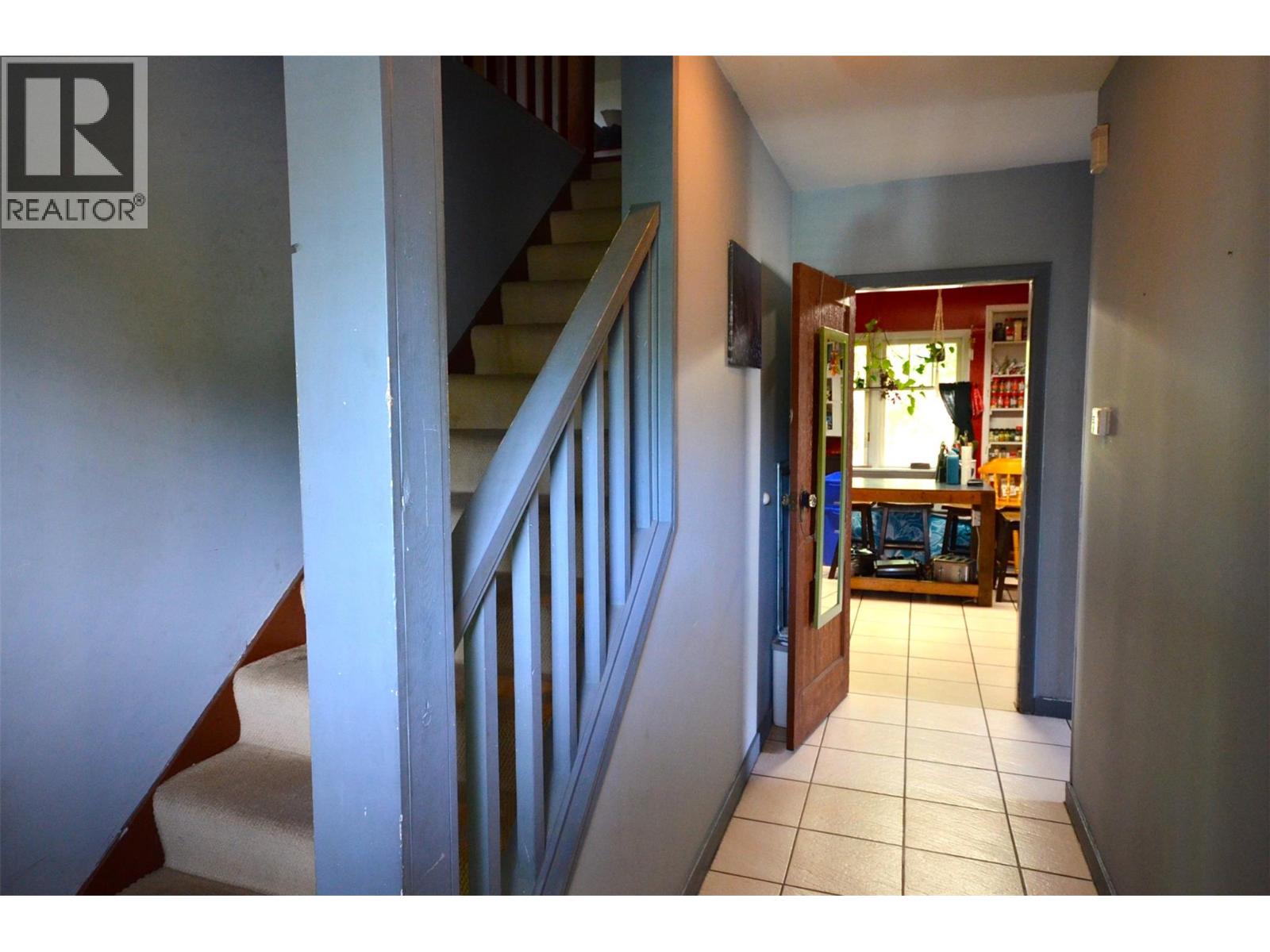Photo 3 of 2203 45 Avenue, Vernon BC