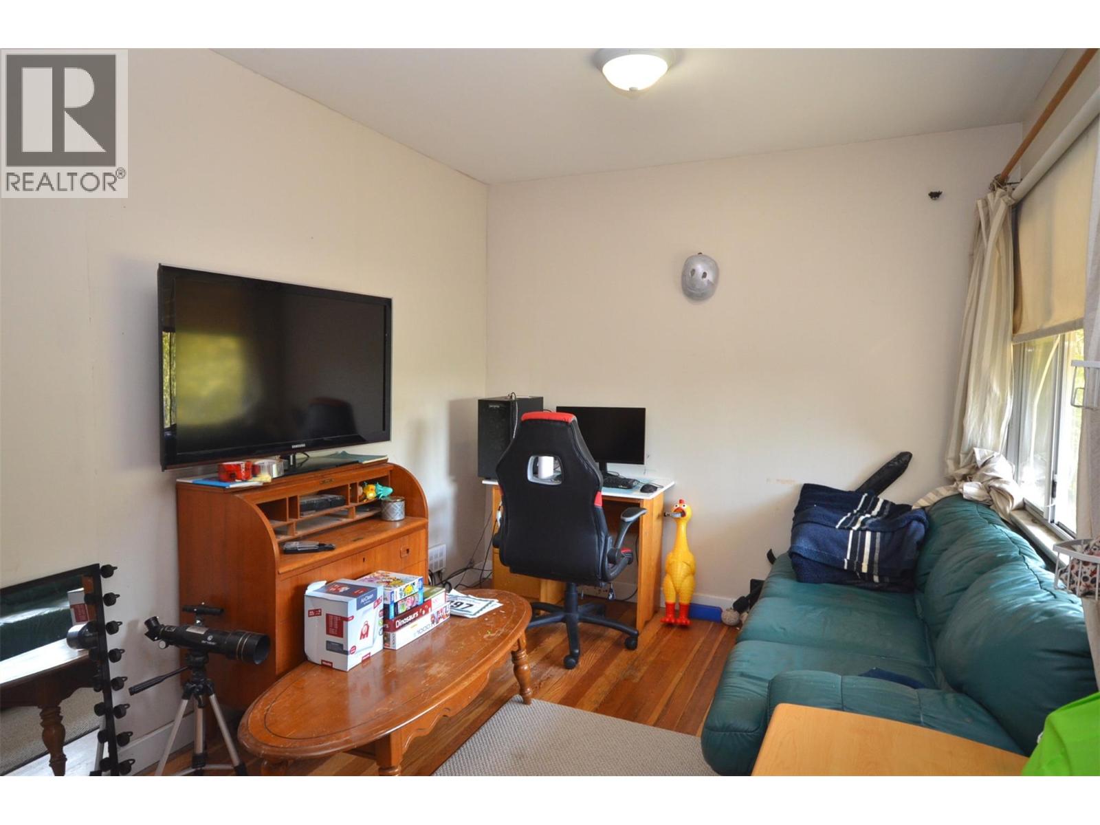 Photo 6 of 2203 45 Avenue, Vernon BC