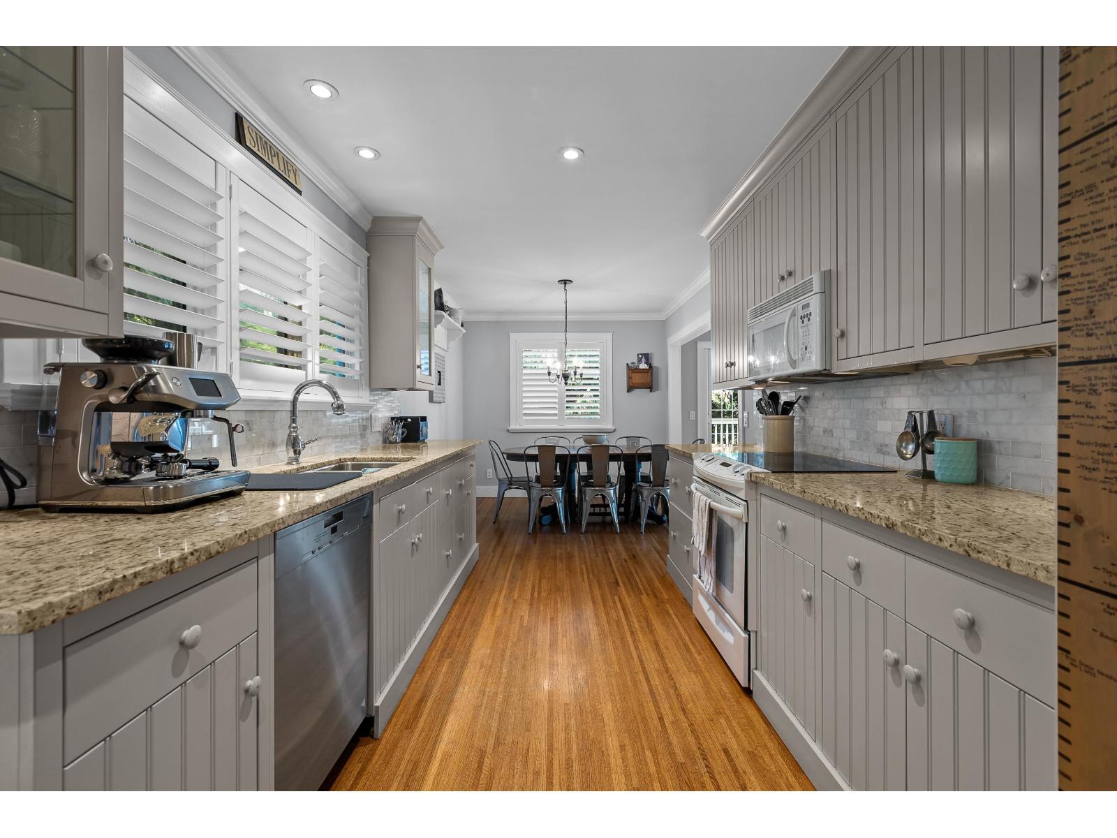 Photo 9 of 12616 26 A Avenue, Surrey BC