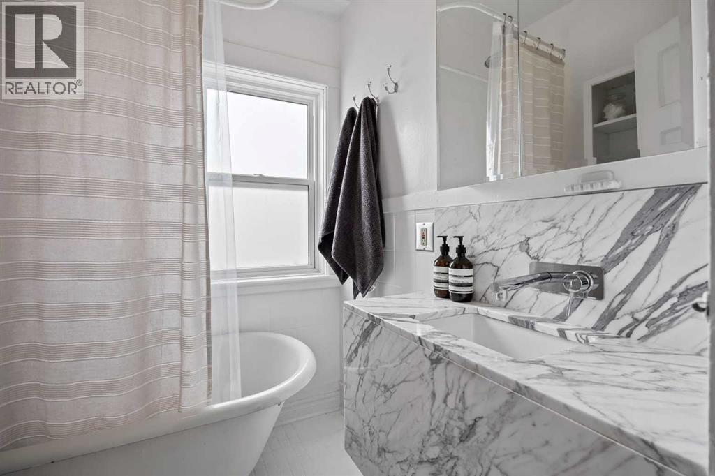 Photo 17 of 529 20 Avenue Sw, Calgary AB