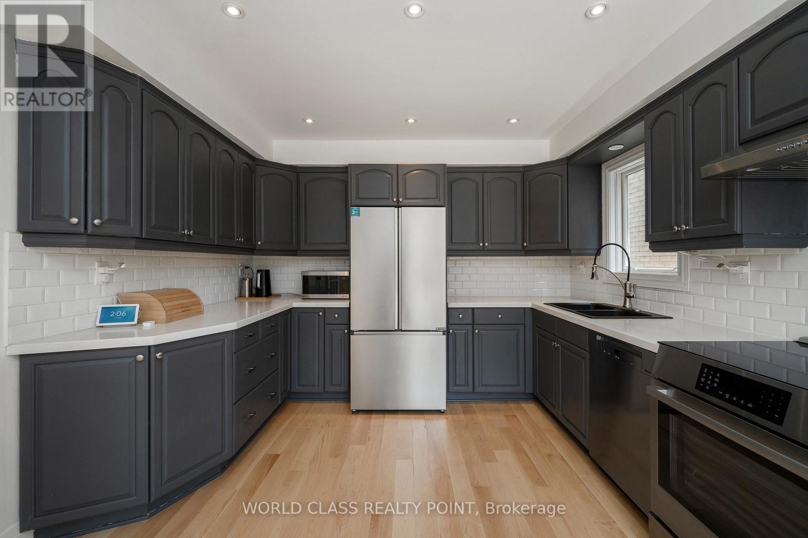 Photo 16 of 6548 Eastridge Road, Mississauga ON
