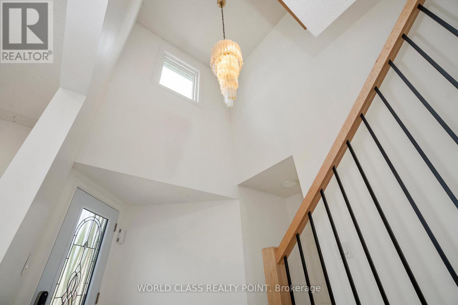 Photo 5 of 6548 Eastridge Road, Mississauga ON