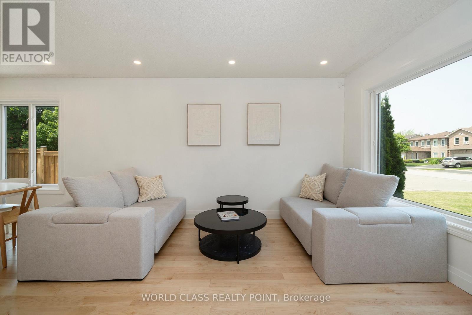 Photo 6 of 6548 Eastridge Road, Mississauga ON