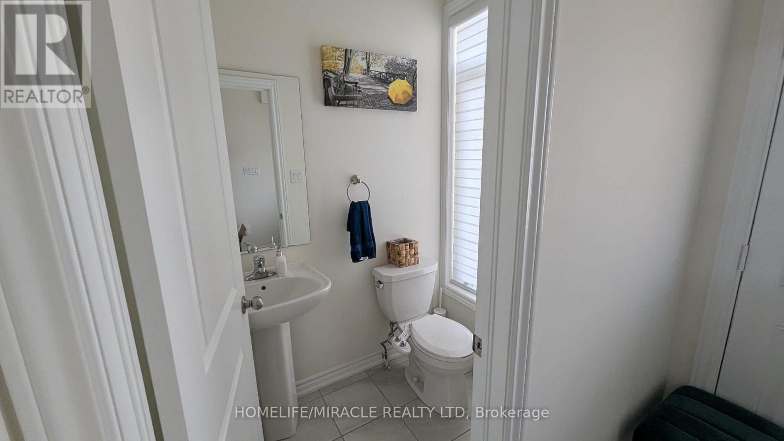 Photo 12 of 323 Clockwork Drive, Brampton ON