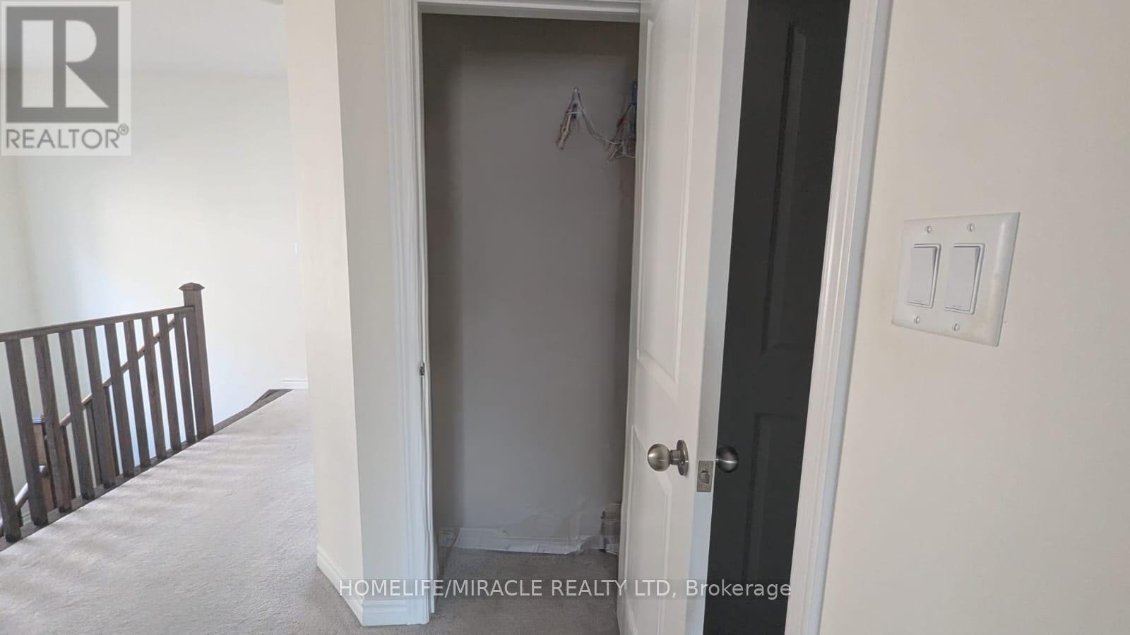 Photo 20 of 323 Clockwork Drive, Brampton ON