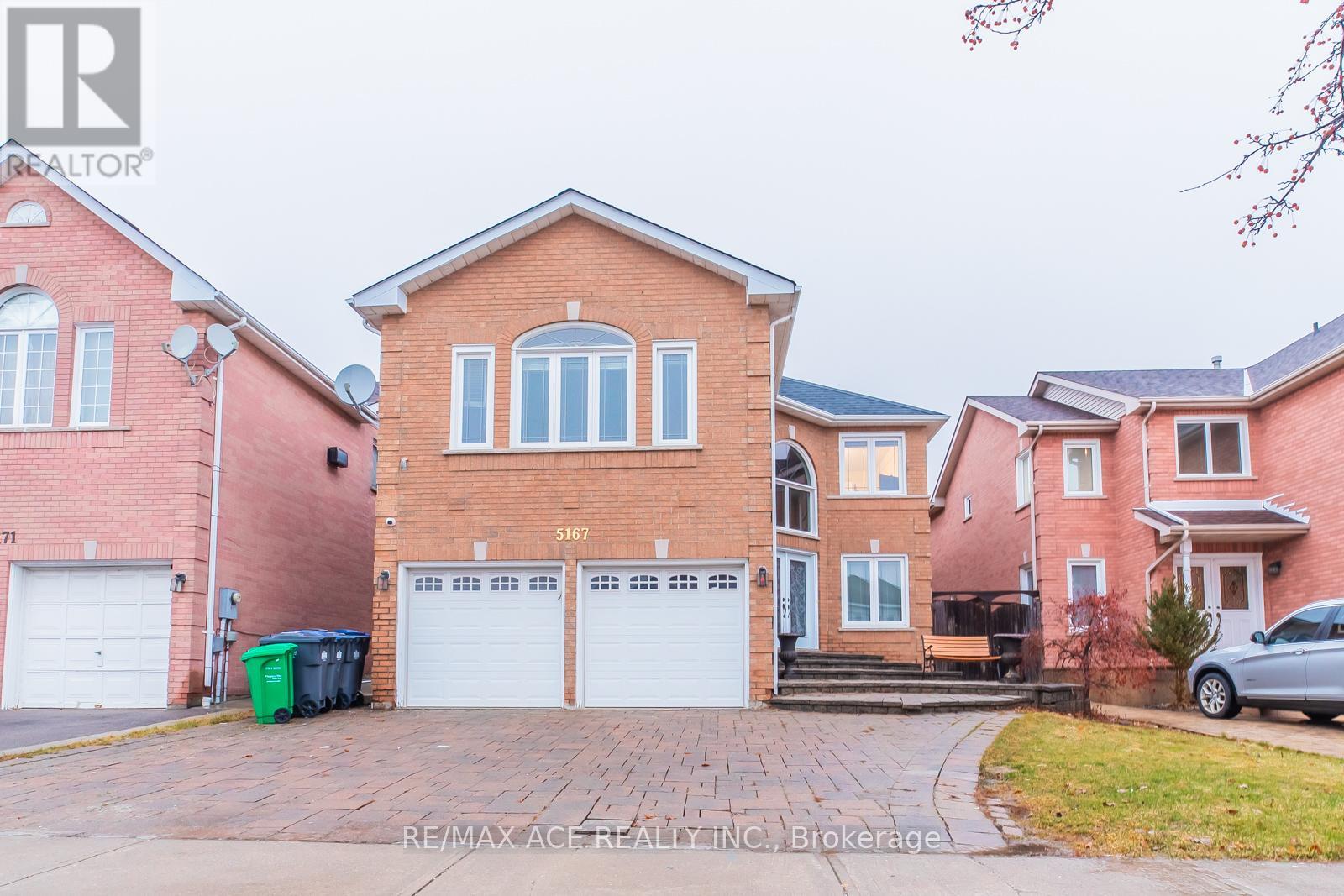 Photo 1 of Main 5167 Heatherleigh Avenue, Mississauga ON