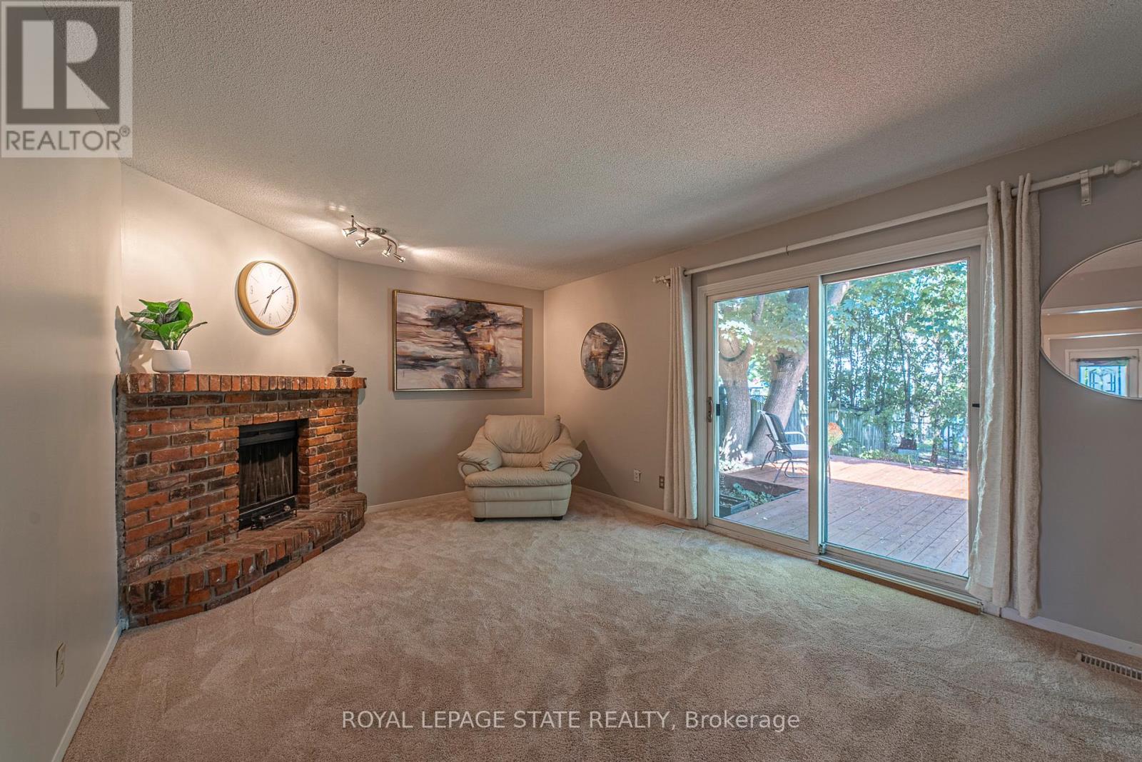Photo 12 of 929 Daryl Drive, Burlington ON