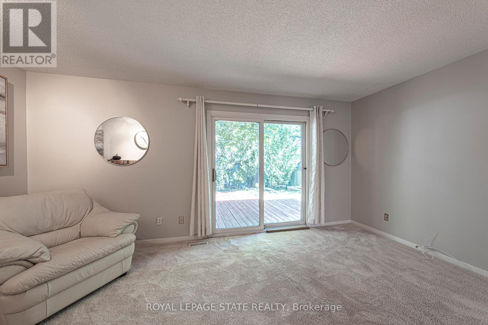 Photo 15 of 929 Daryl Drive, Burlington ON