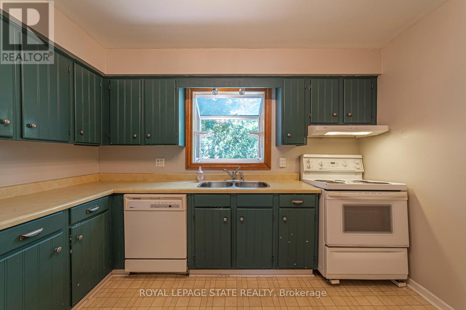 Photo 17 of 929 Daryl Drive, Burlington ON