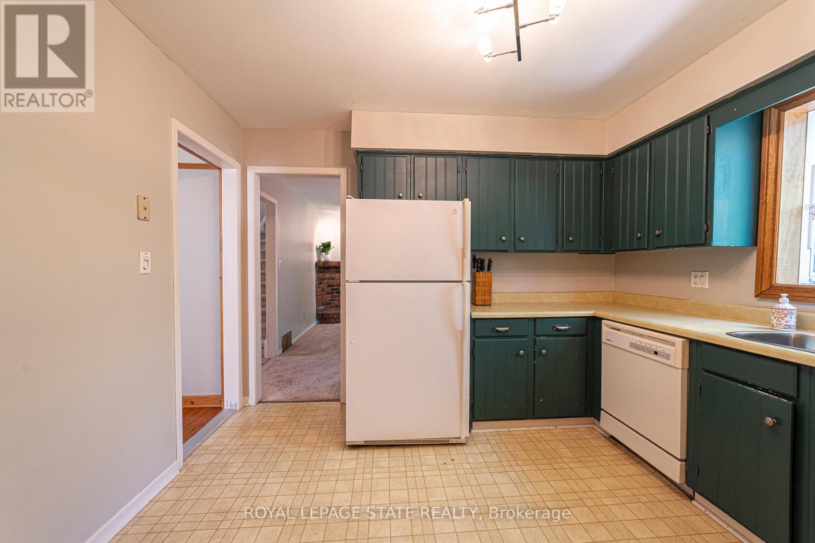 Photo 18 of 929 Daryl Drive, Burlington ON