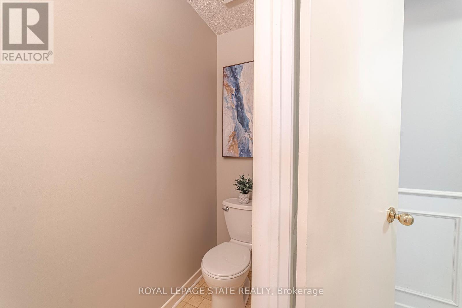 Photo 24 of 929 Daryl Drive, Burlington ON