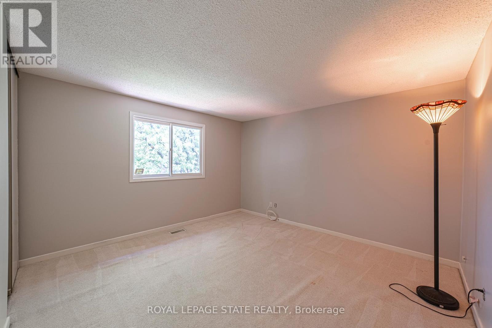 Photo 35 of 929 Daryl Drive, Burlington ON