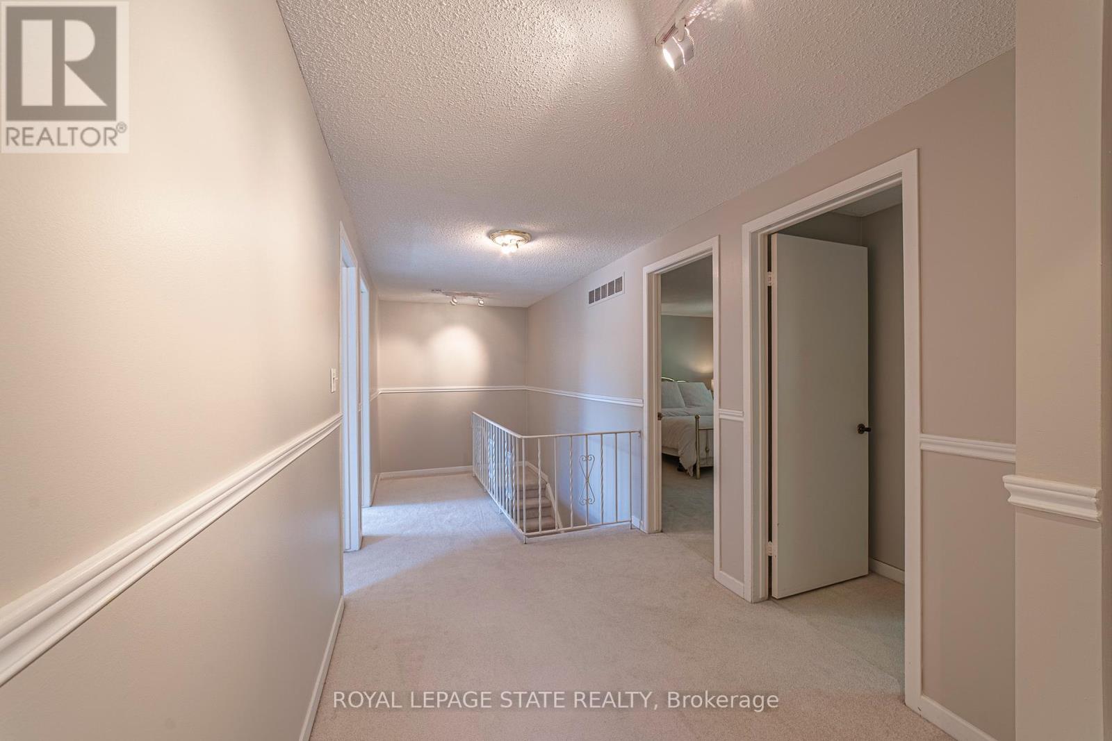 Photo 36 of 929 Daryl Drive, Burlington ON
