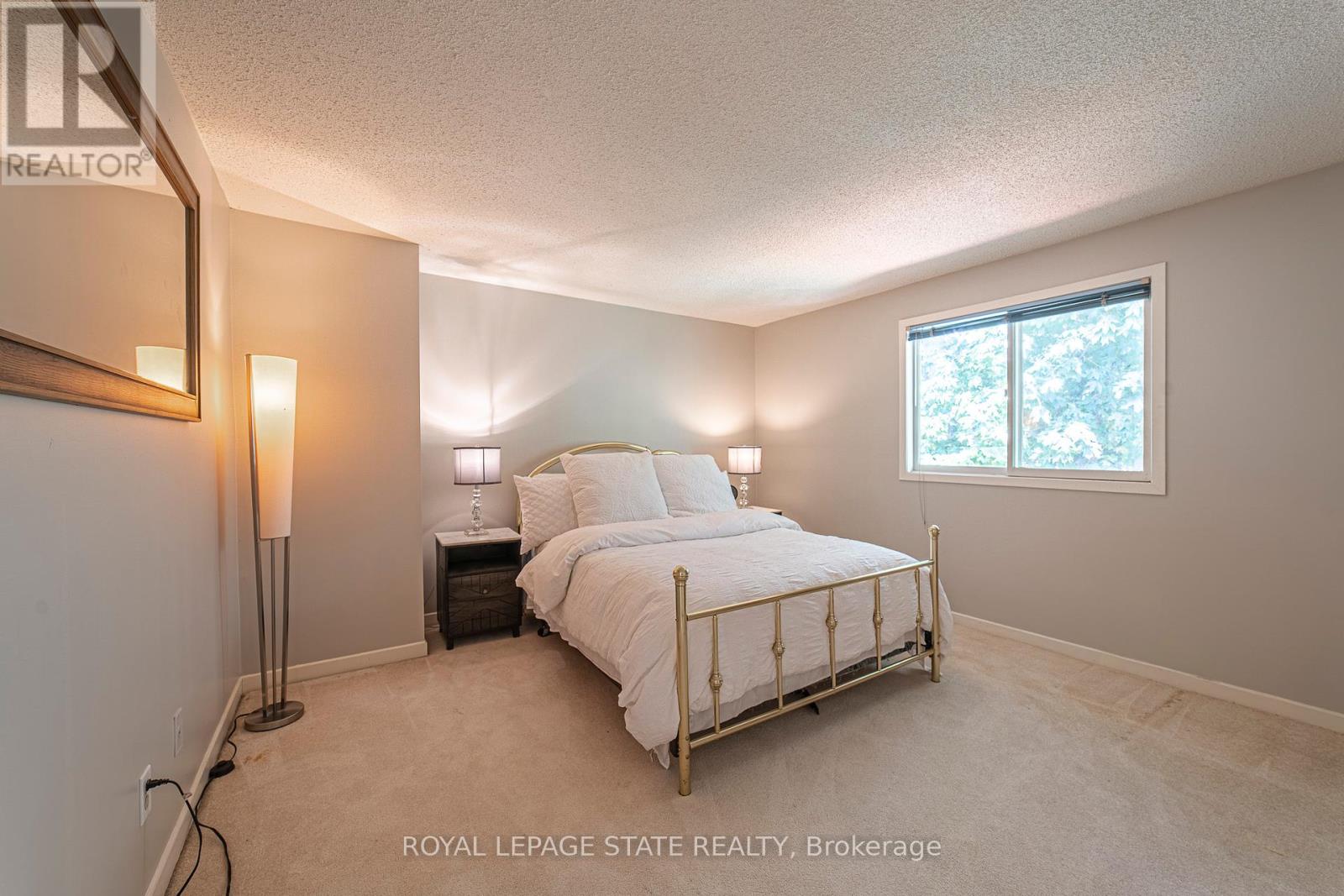 Photo 37 of 929 Daryl Drive, Burlington ON