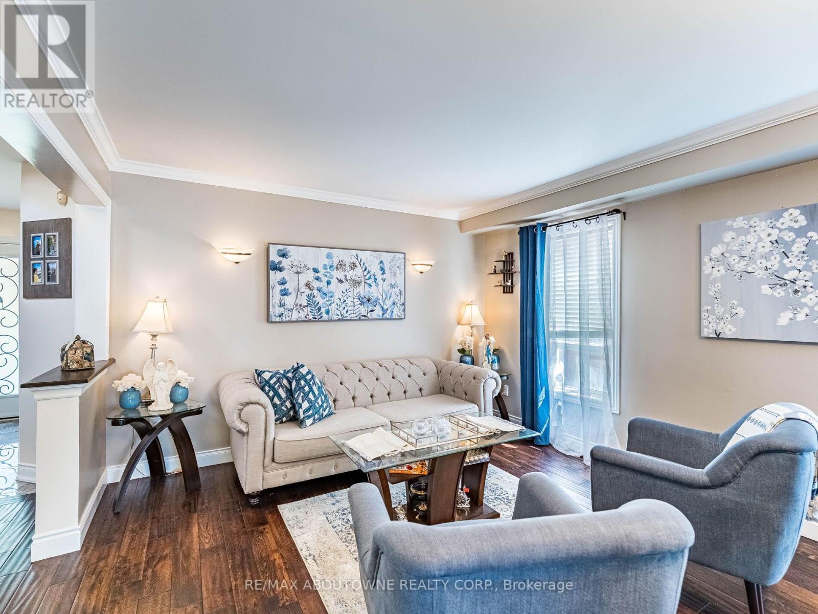 Photo 10 of 6284 Glen Meadows Road, Mississauga ON