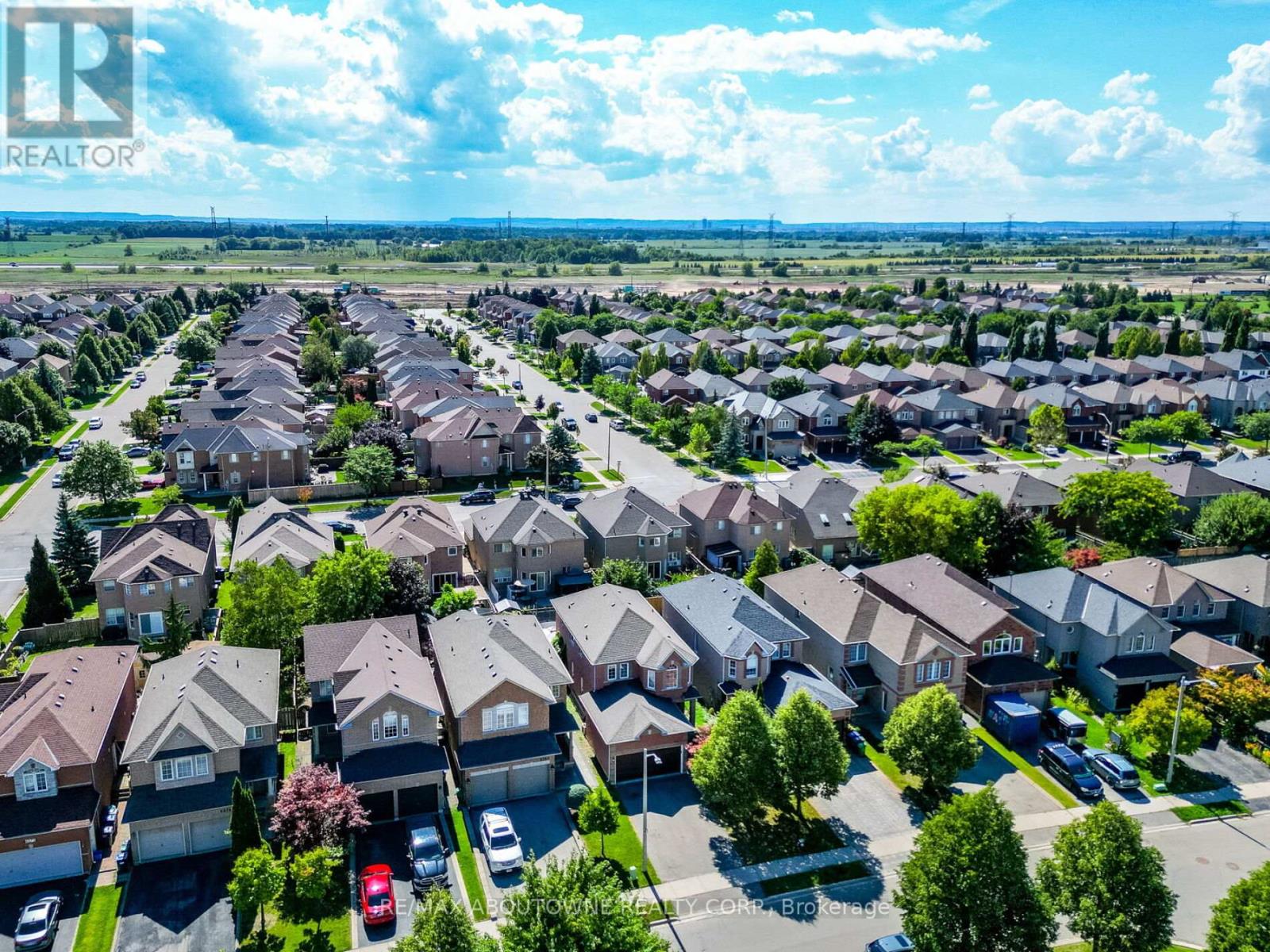 Photo 2 of 6284 Glen Meadows Road, Mississauga ON