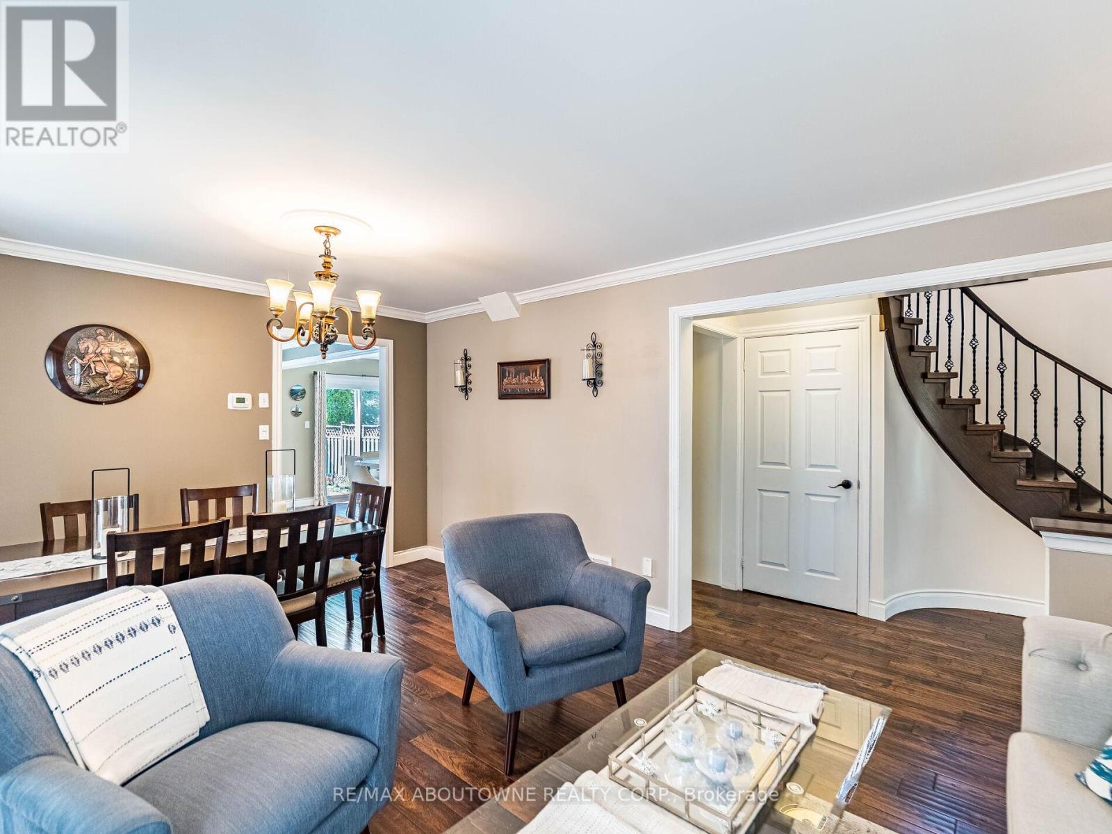 Photo 11 of 6284 Glen Meadows Road, Mississauga ON