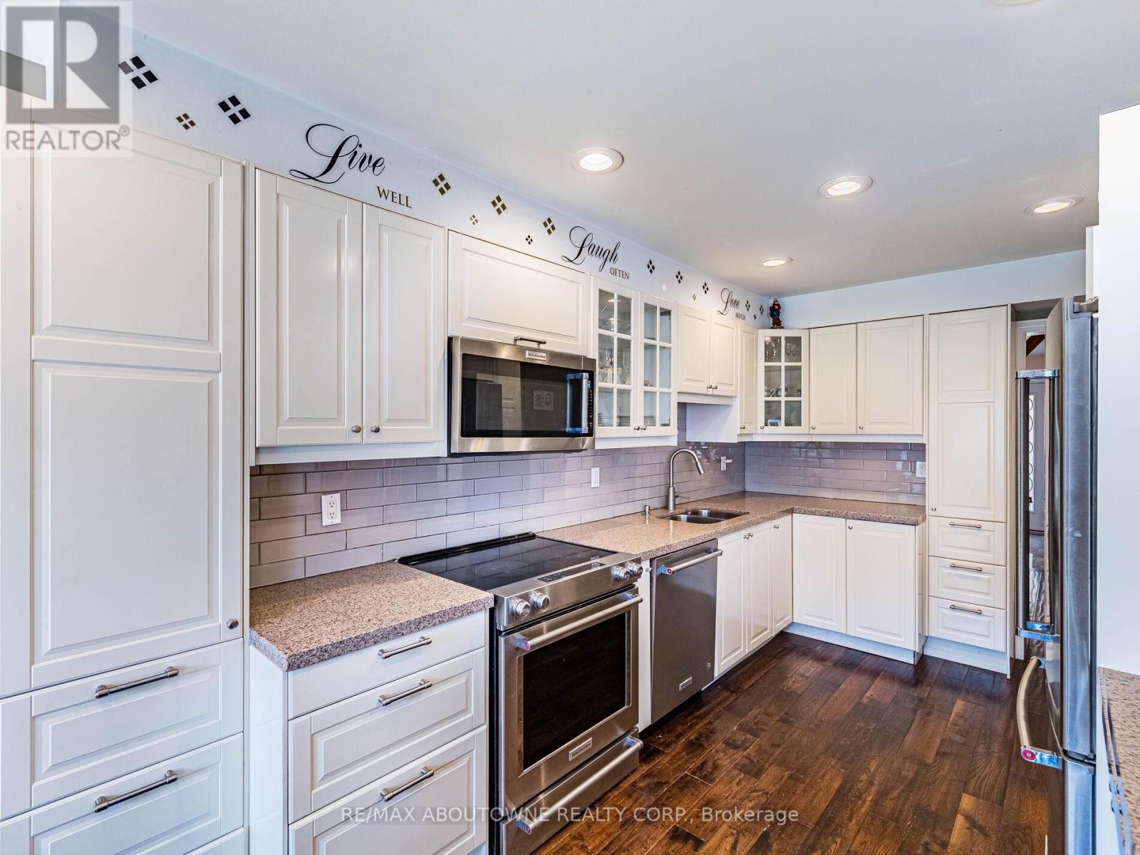 Photo 20 of 6284 Glen Meadows Road, Mississauga ON