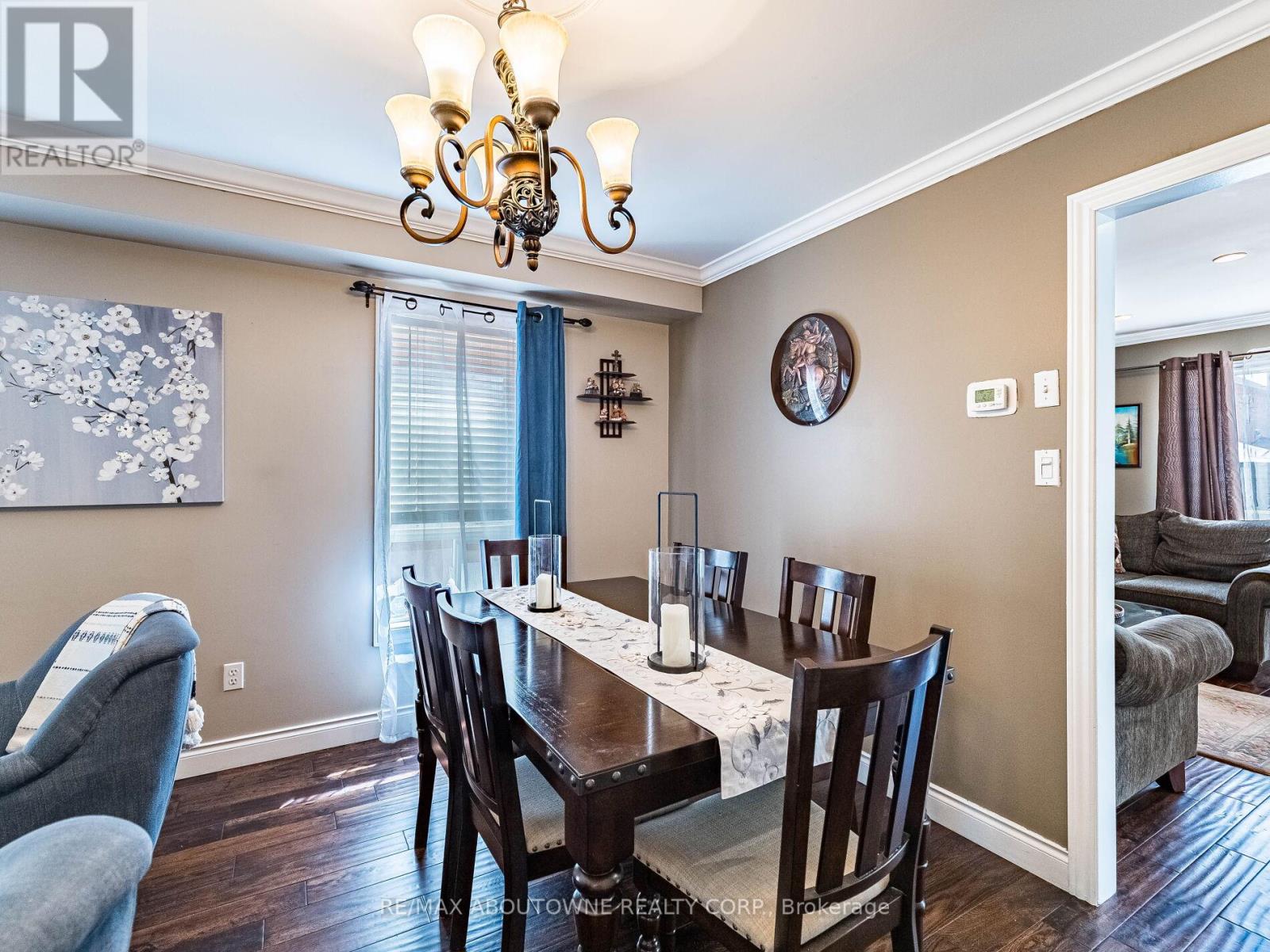 Photo 13 of 6284 Glen Meadows Road, Mississauga ON
