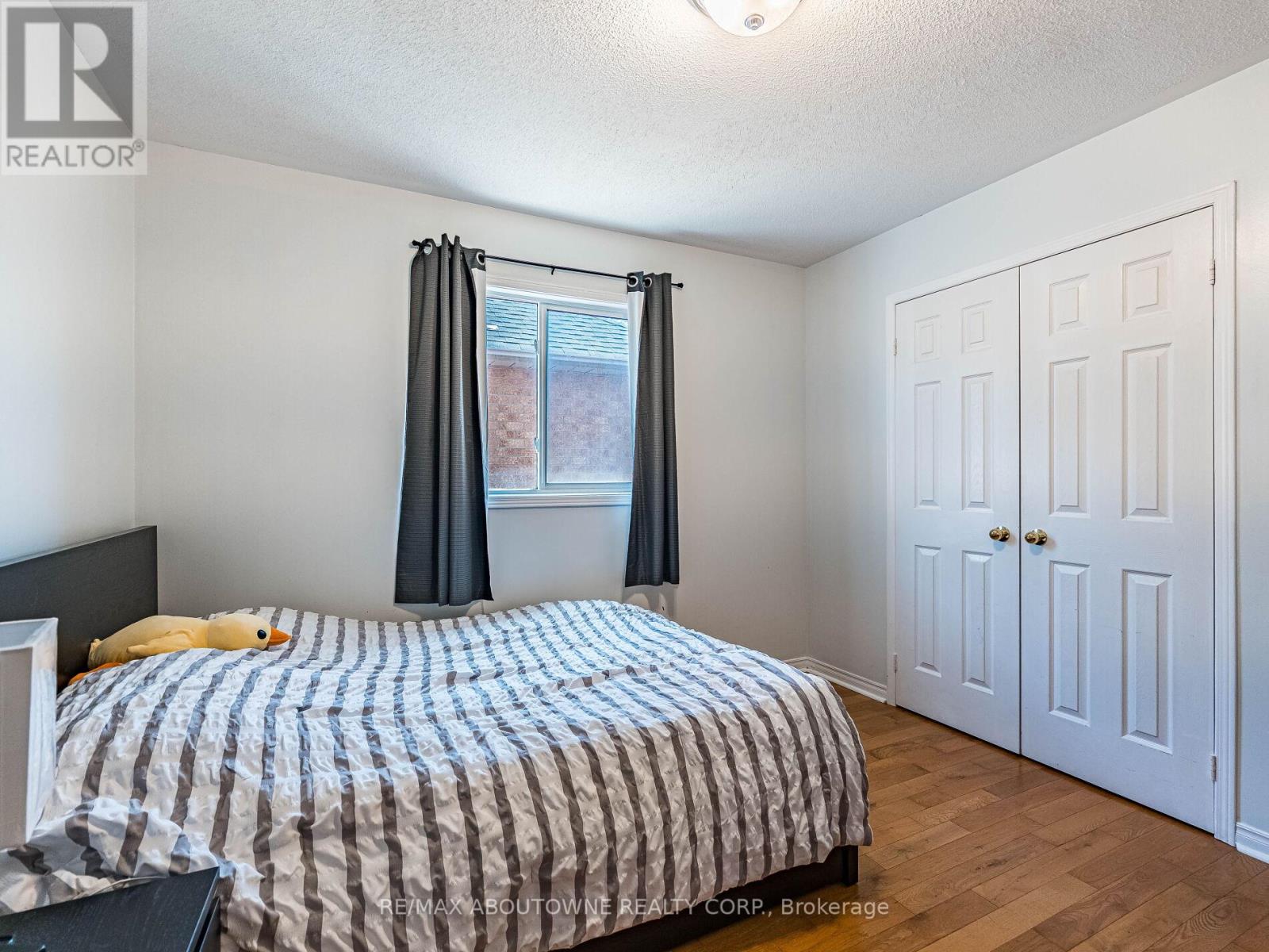 Photo 30 of 6284 Glen Meadows Road, Mississauga ON