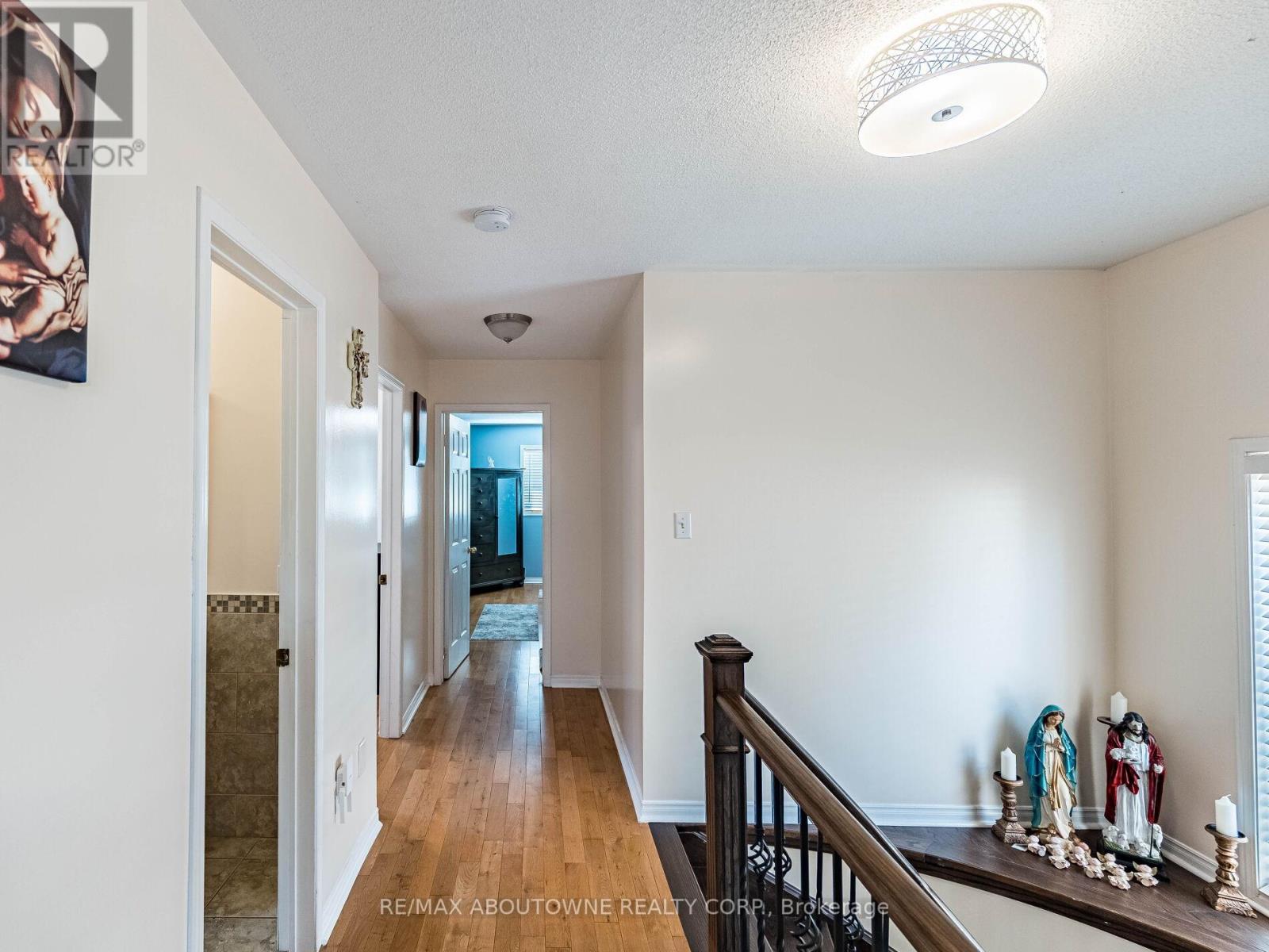 Photo 26 of 6284 Glen Meadows Road, Mississauga ON