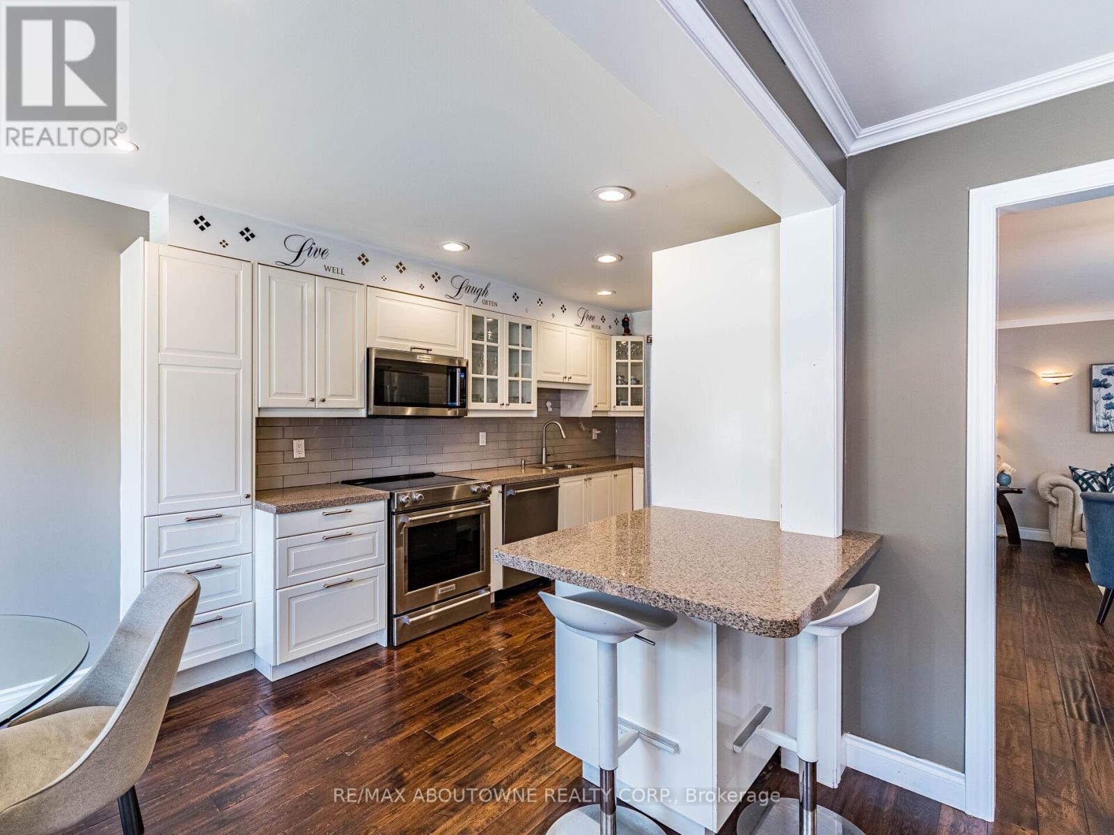 Photo 19 of 6284 Glen Meadows Road, Mississauga ON