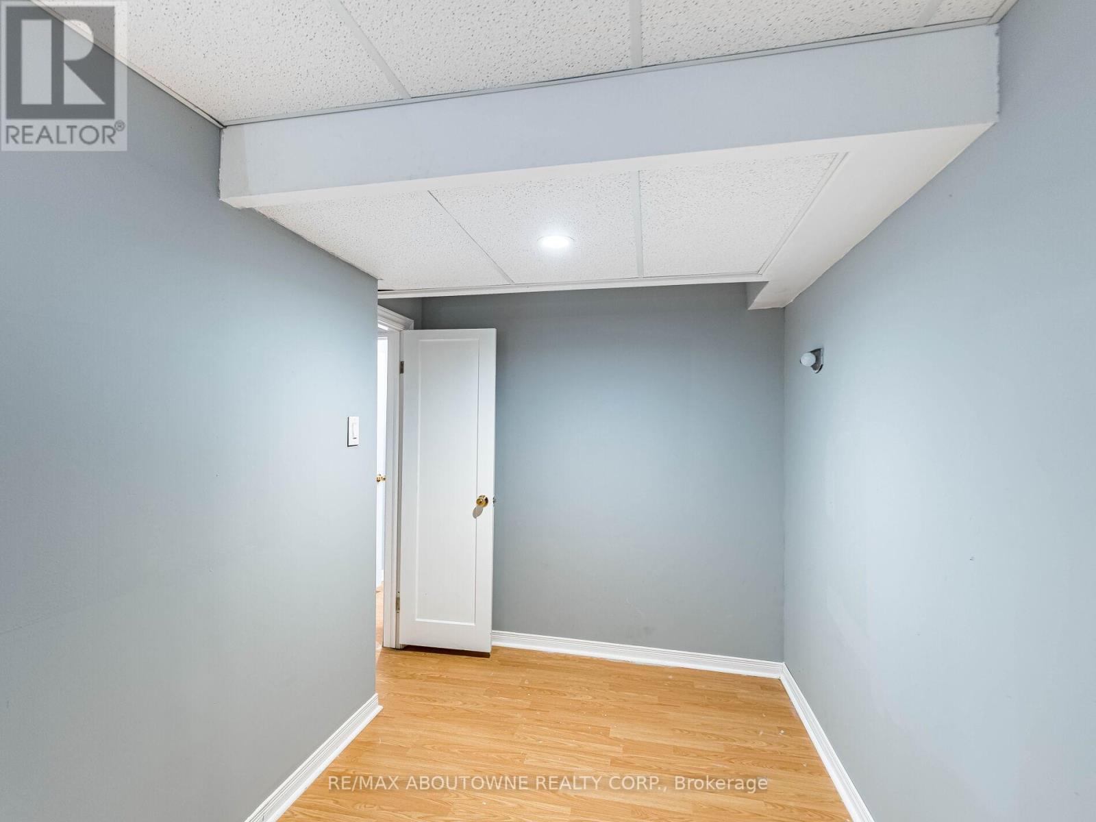 Photo 39 of 6284 Glen Meadows Road, Mississauga ON