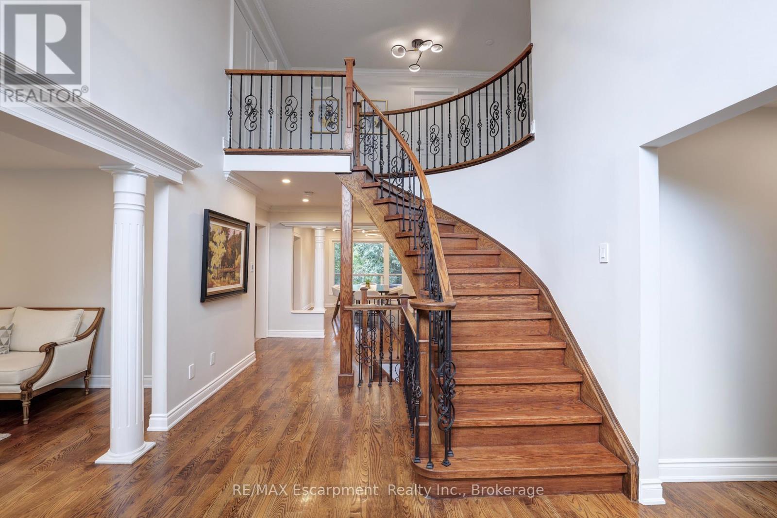 Photo 10 of 1658 Heritage Way, Oakville ON
