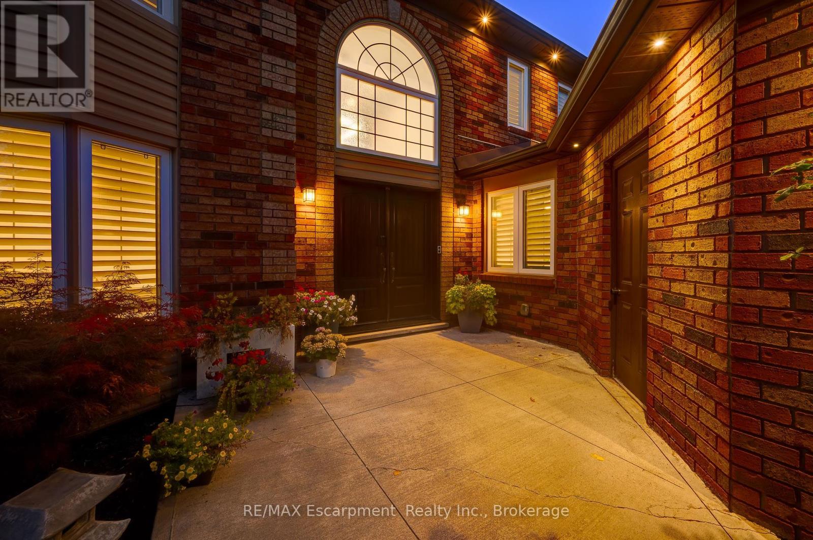 Photo 8 of 1658 Heritage Way, Oakville ON
