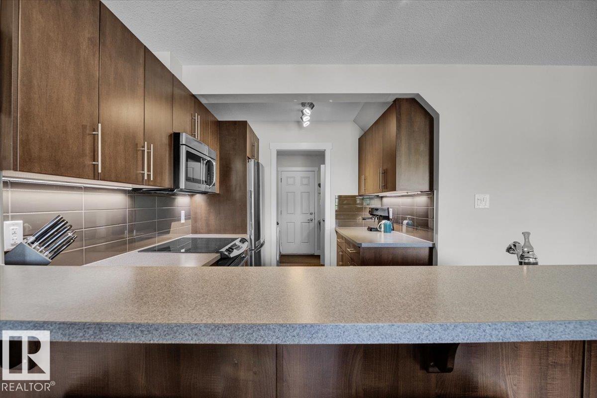 Photo 10 of 5264 1 A Av Sw, Edmonton AB
