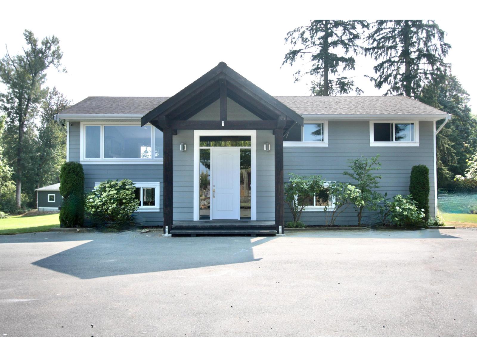 Photo 3 of 29340 Galahad Crescent, Abbotsford BC