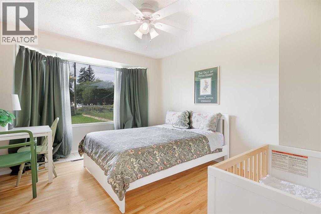Photo 9 of 639 Thornhill Drive Nw, Calgary AB