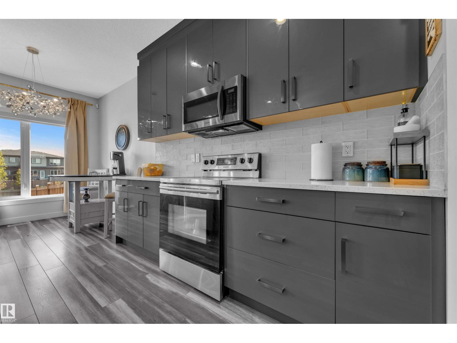 Photo 12 of 17719 13 Av Sw, Edmonton AB