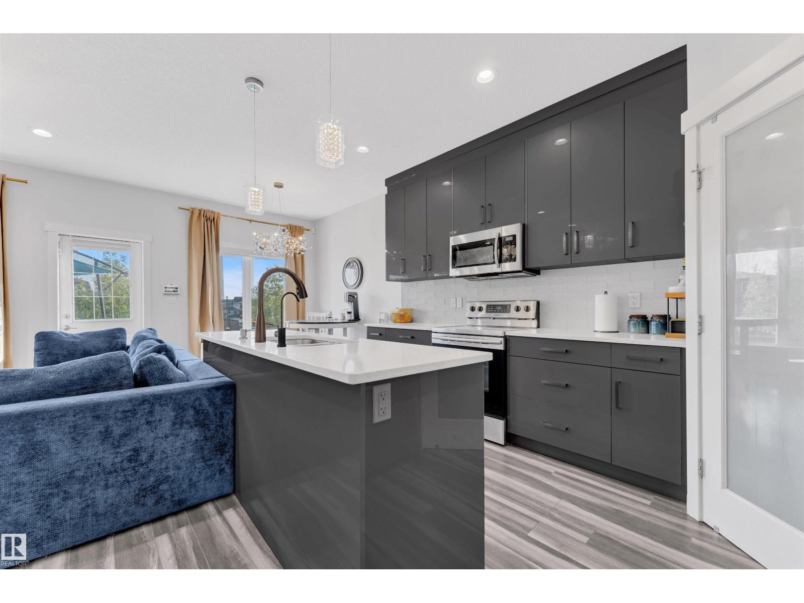 Photo 13 of 17719 13 Av Sw, Edmonton AB