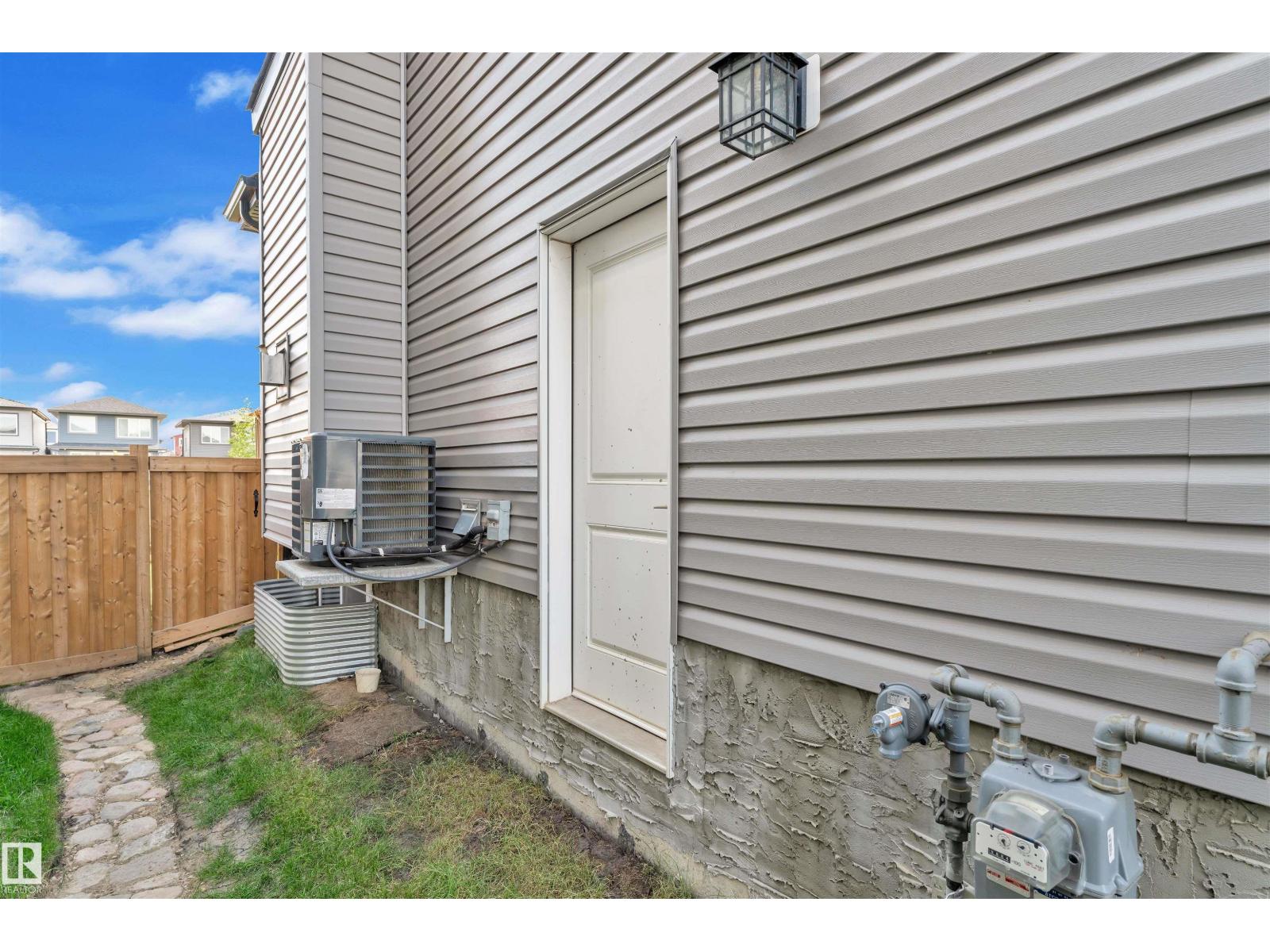 Photo 36 of 17719 13 Av Sw, Edmonton AB