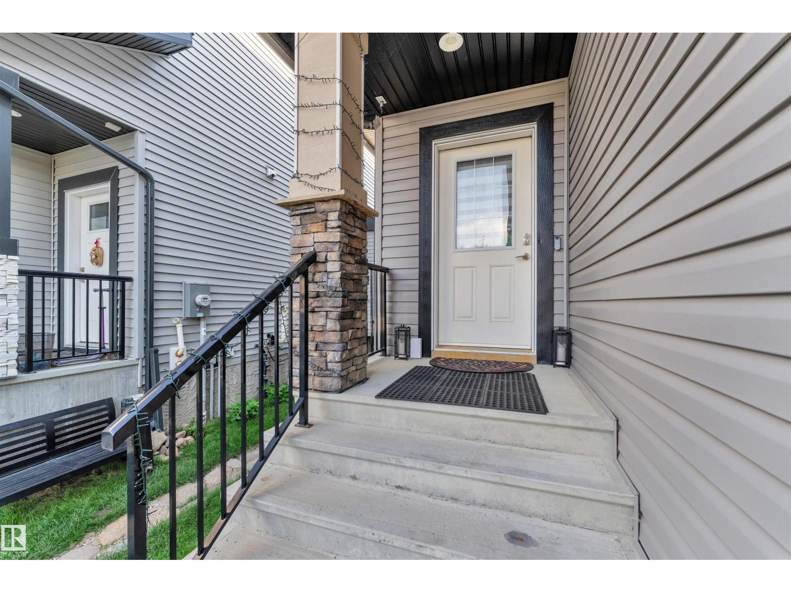 Photo 4 of 17719 13 Av Sw, Edmonton AB
