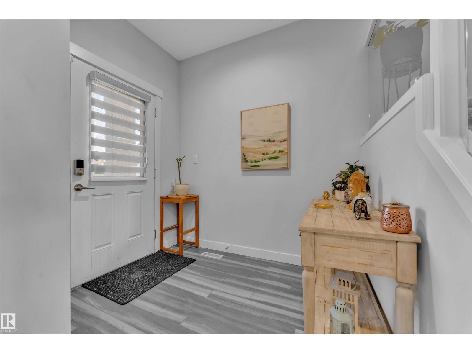 Photo 5 of 17719 13 Av Sw, Edmonton AB