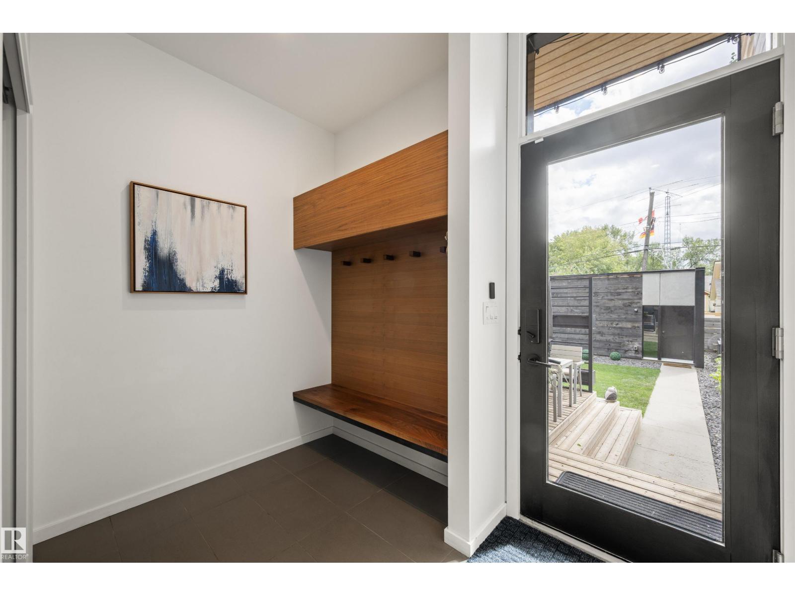 Photo 14 of 9761 90 Av Nw, Edmonton AB