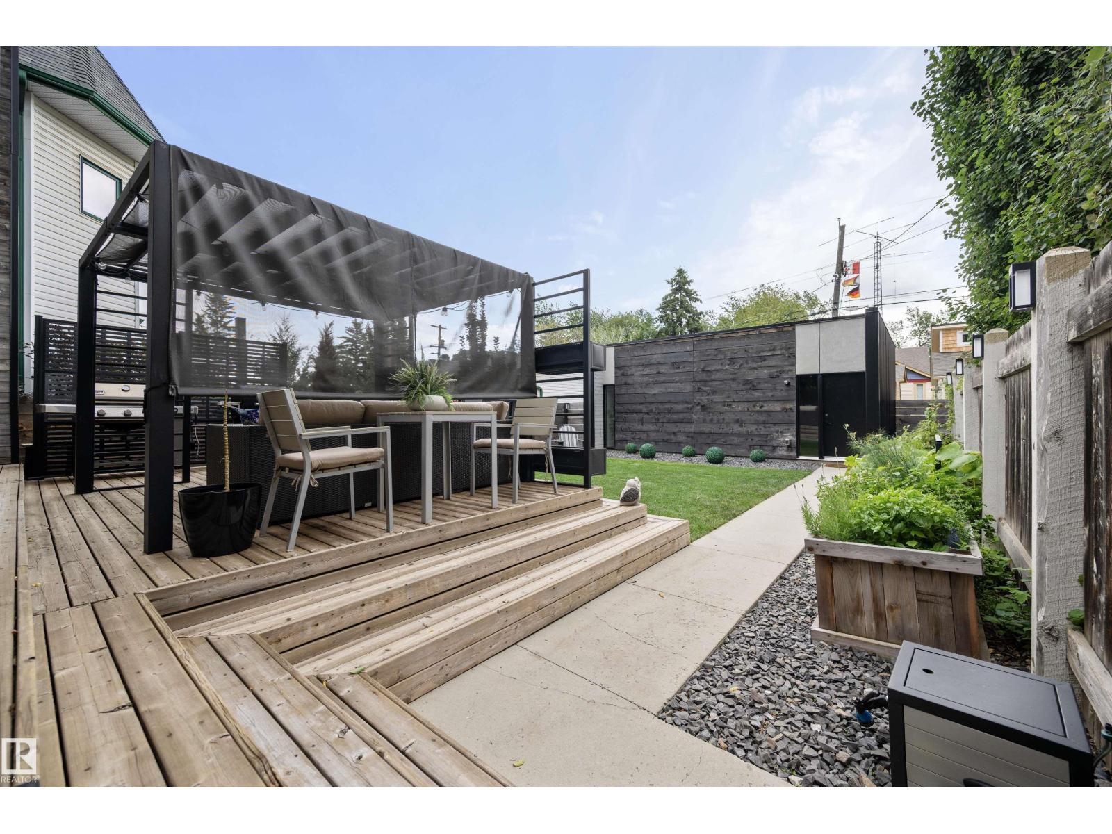 Photo 35 of 9761 90 Av Nw, Edmonton AB