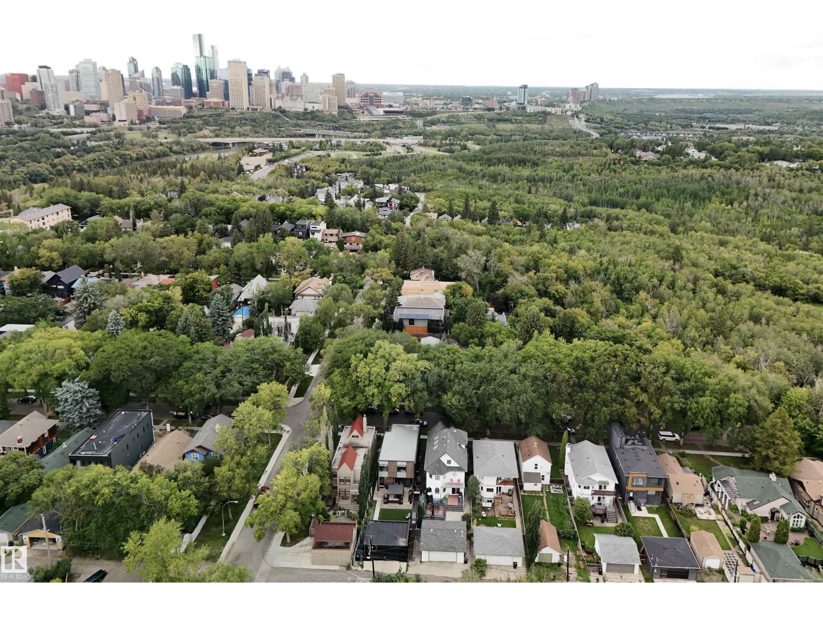 Photo 43 of 9761 90 Av Nw, Edmonton AB